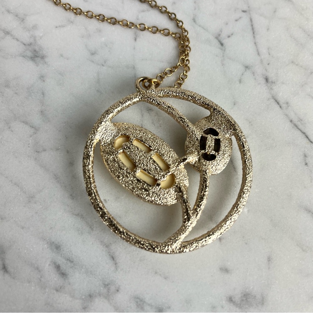 Vintage 1970’s Sarah Coventry Signed Desert Flower Pendant Necklace - Picture 14 of 16